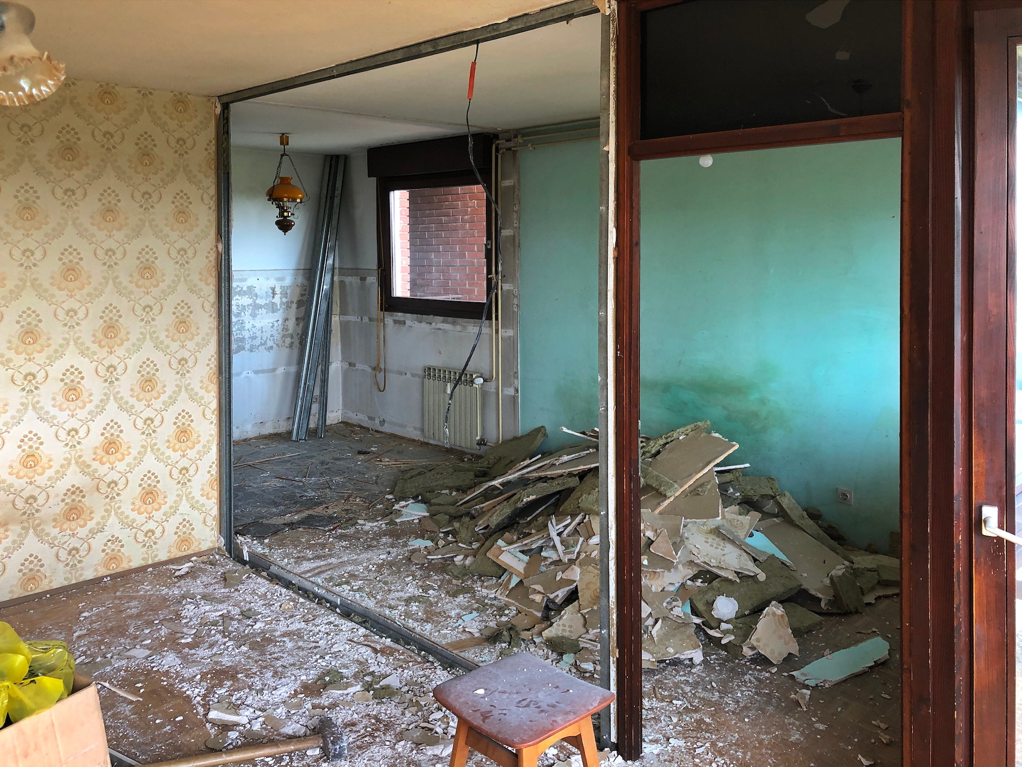 Home improvement - demolish party wall between kitchen and living room